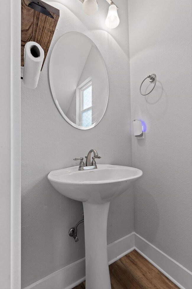 4 Powder Room