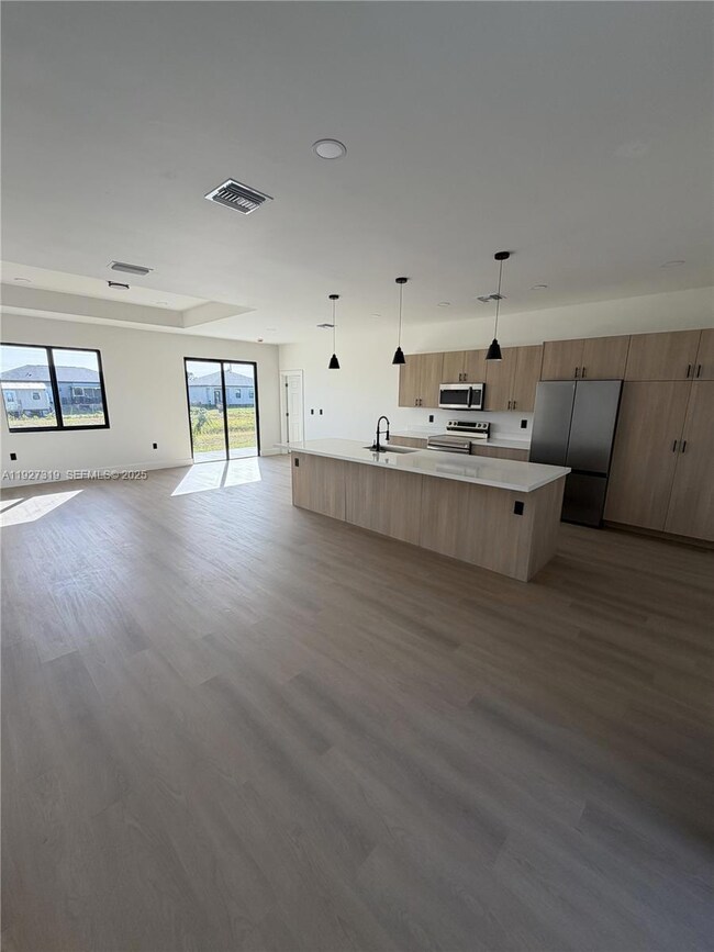 8033 Oakleaf Cir, Labelle, FL 33935 - photo 7