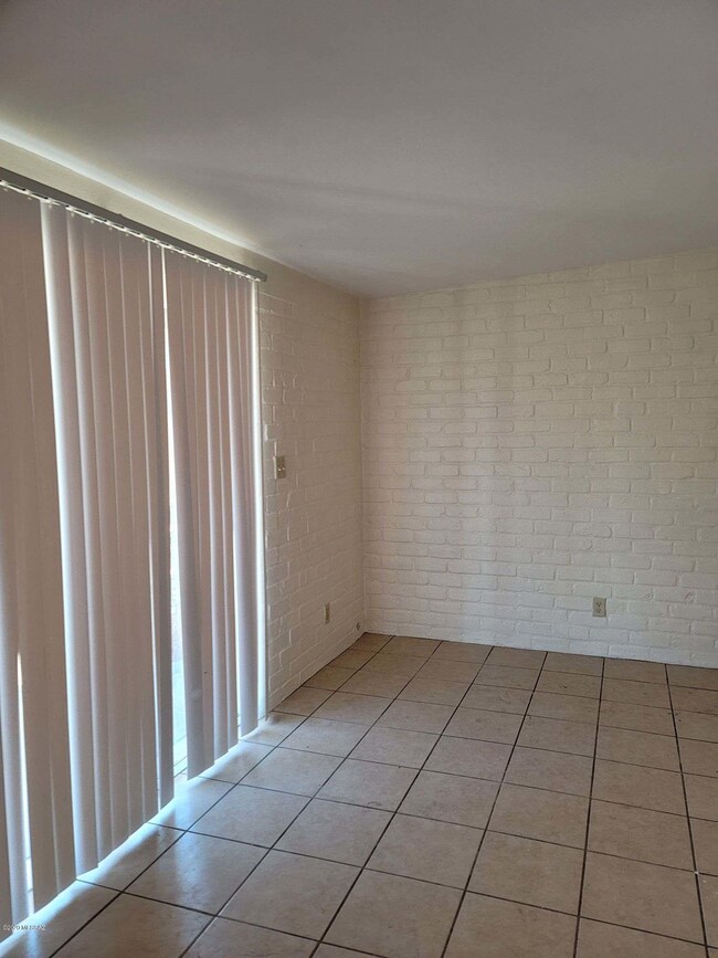 409 E Delano St, Tucson, AZ 85705 - photo 2