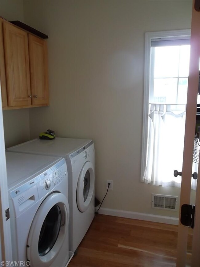 6566 Sunfield Dr SW, Byron Center, MI 49315 - photo 3