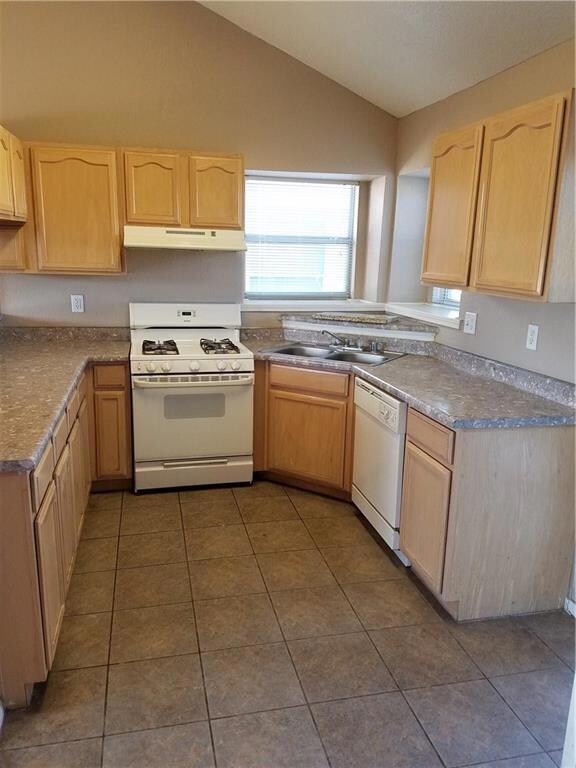 14517 Desierto Bello Ave, El Paso, TX 79928 - photo 2