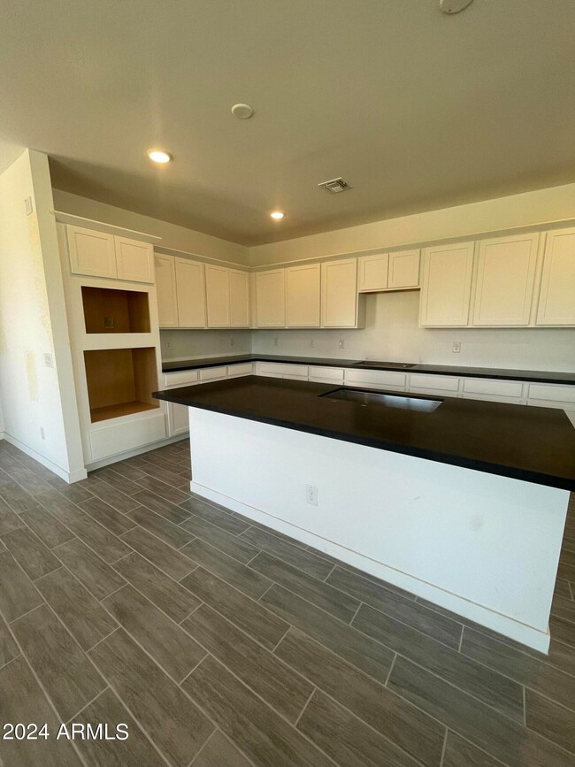 GP Lot 206 - Kitchen