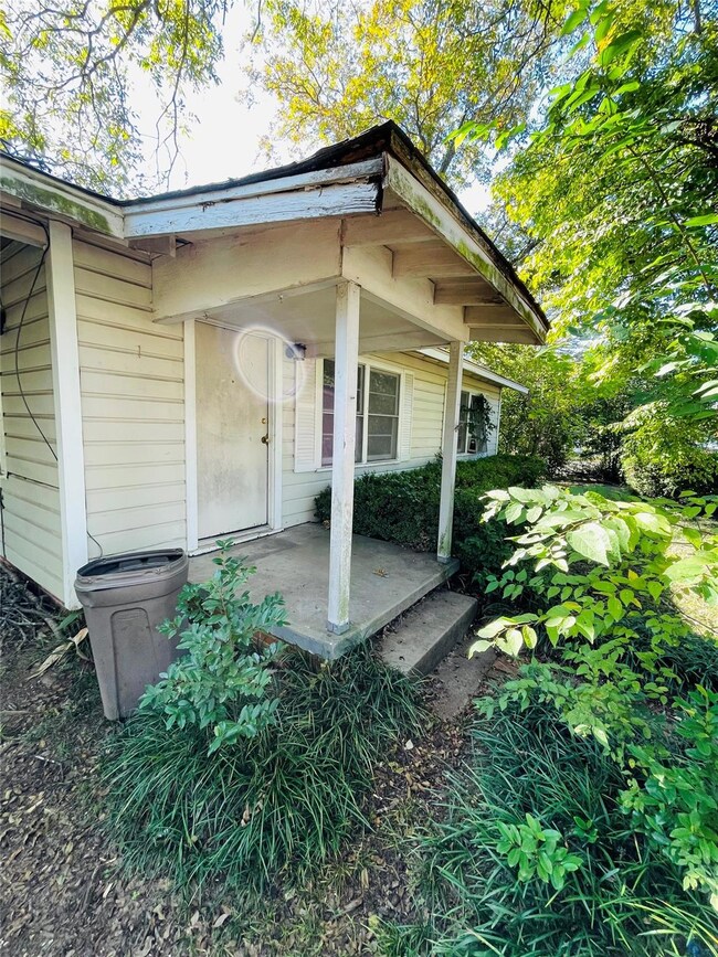 1924 Leona St, Longview, TX 75601 - photo 2