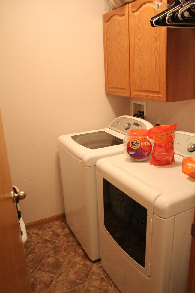 775 Kirkwood Dr, Grand Forks, ND 58201 - photo 6