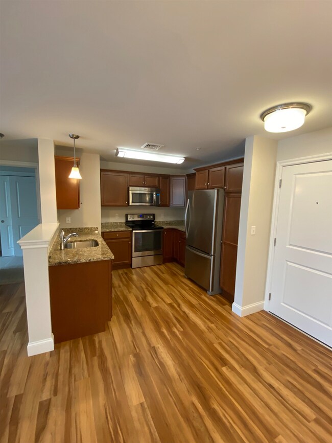 3 Furnival Rd unit 210, Nashua, NH 03064 - photo 4