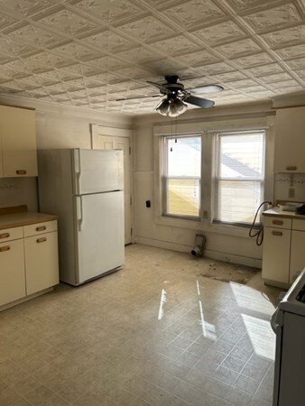 58 Sladen St unit 2nd floor, Dracut, MA 01826 - photo 7
