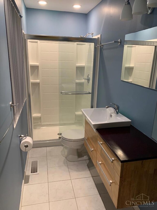 7754 Forest Rd, Cincinnati, OH 45255 - photo 5