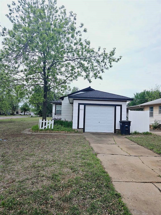 901 W Illinois Ave, Enid, OK 73701 - photo 3
