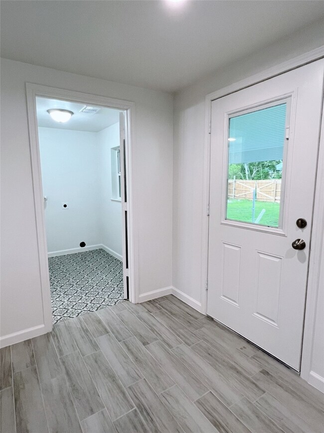 1421 6th St, Rosenberg, TX 77471 - photo 7