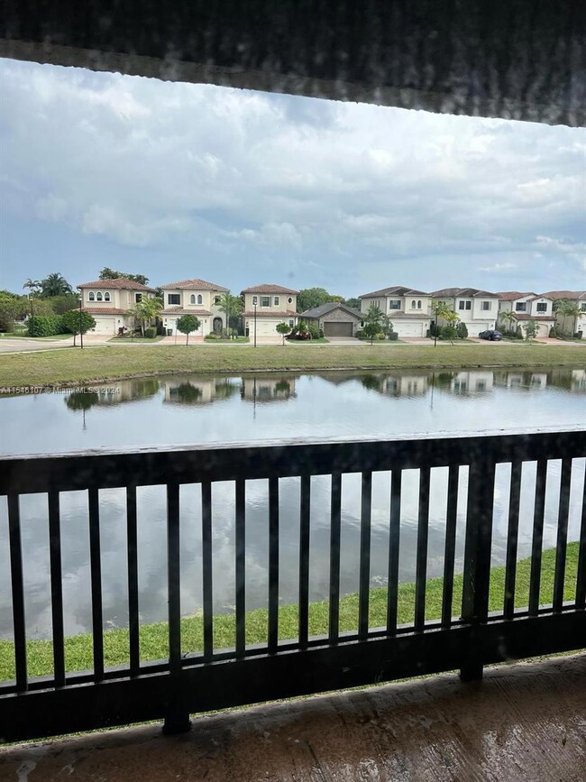 255 SW 113th Way unit 255, Pembroke Pines, FL 33025 - photo 2