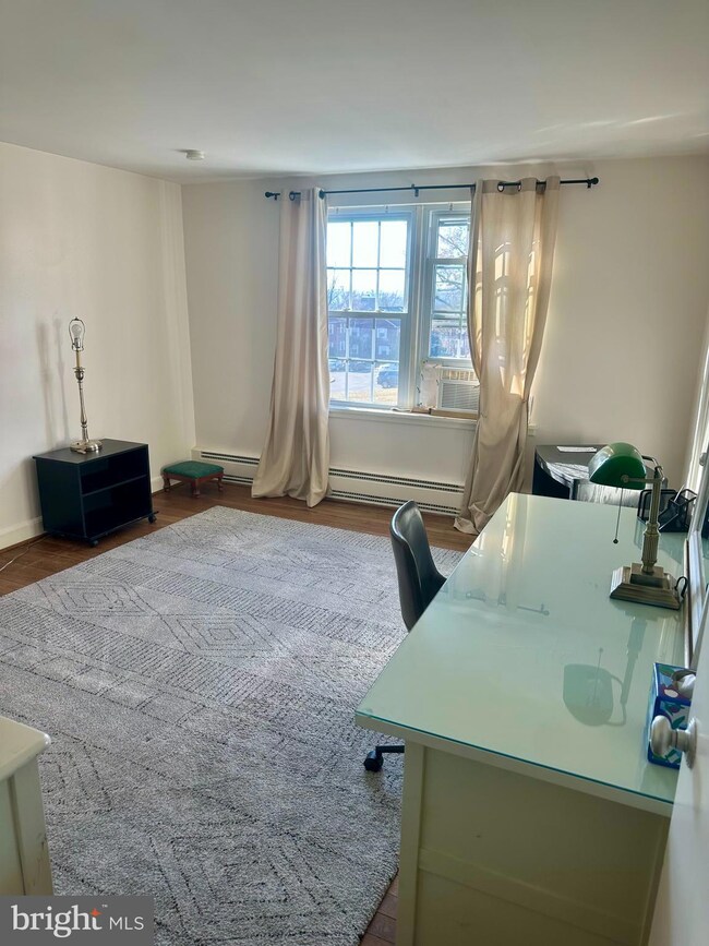 200 Maplewood Dr unit CONDO 7-C, Pottstown, PA 19464 - photo 5