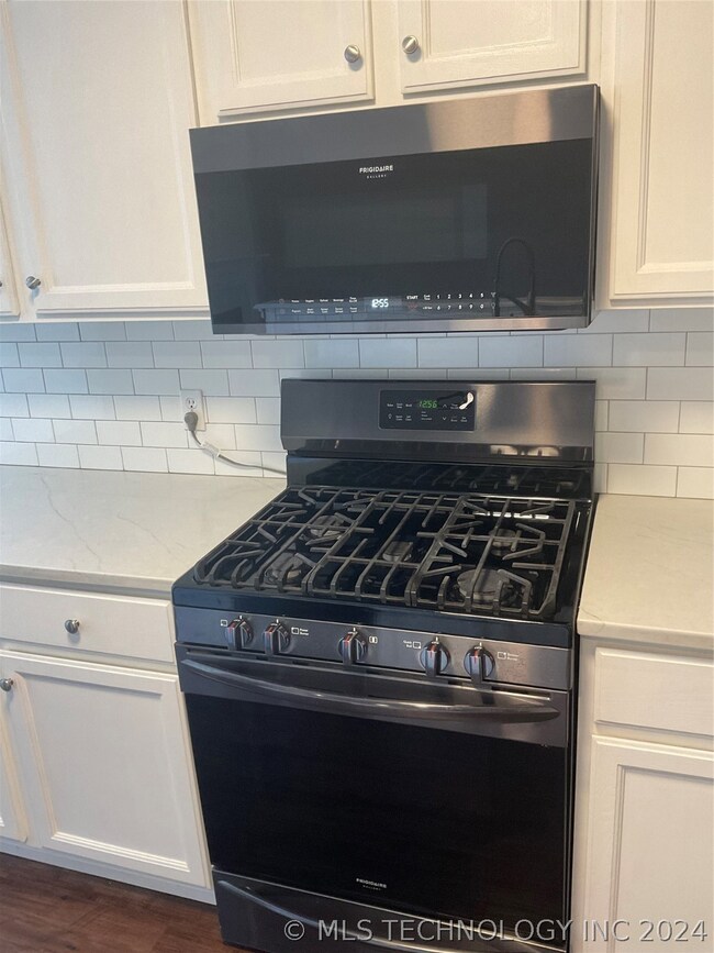 3308 N 3rd St, Broken Arrow, OK 74012 - photo 6