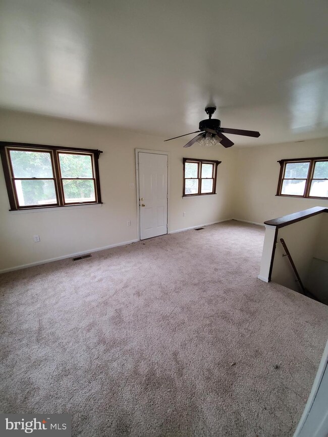 1719 Montgomery Rd, Wilmington, DE 19805 - photo 4