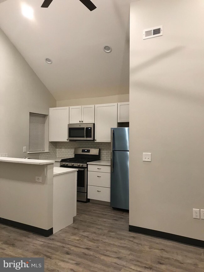 6127 Macbeth Dr unit 2, Baltimore, MD 21239 - photo 2