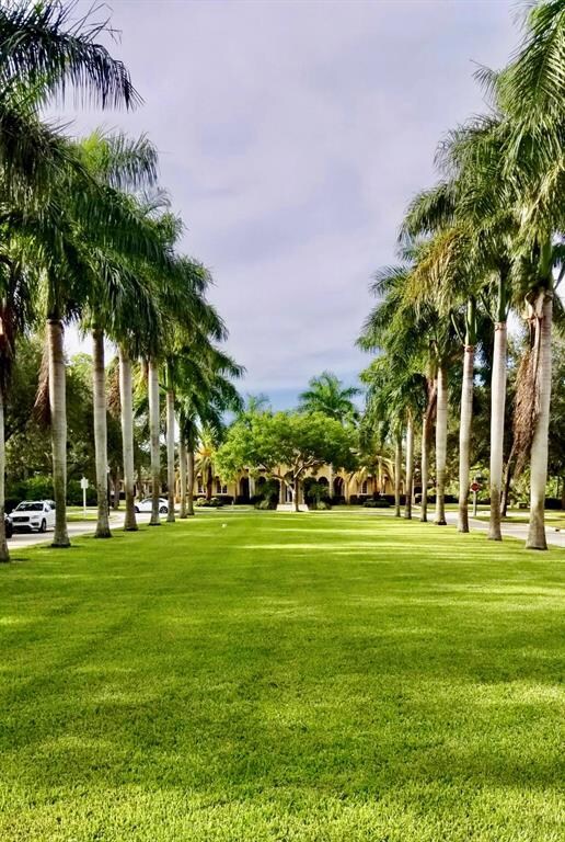 107 Valencia Blvd, Jupiter, FL 33458 - photo 3