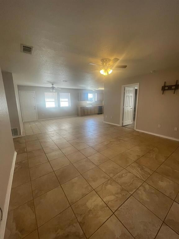 201 Dean Ct, Granbury, TX 76049 - photo 5