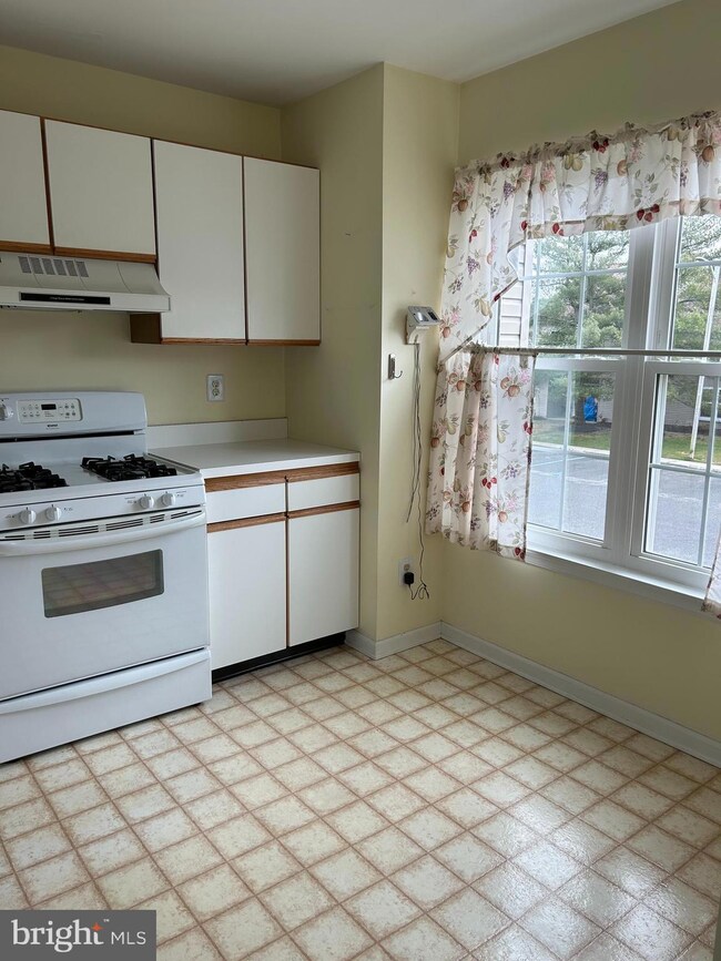 1408 Hawthorne Ct, Sewell, NJ 08080 - photo 7