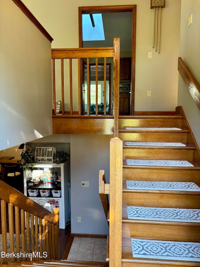 134 Oak Hill Rd, Pittsfield, MA 01201 - photo 6