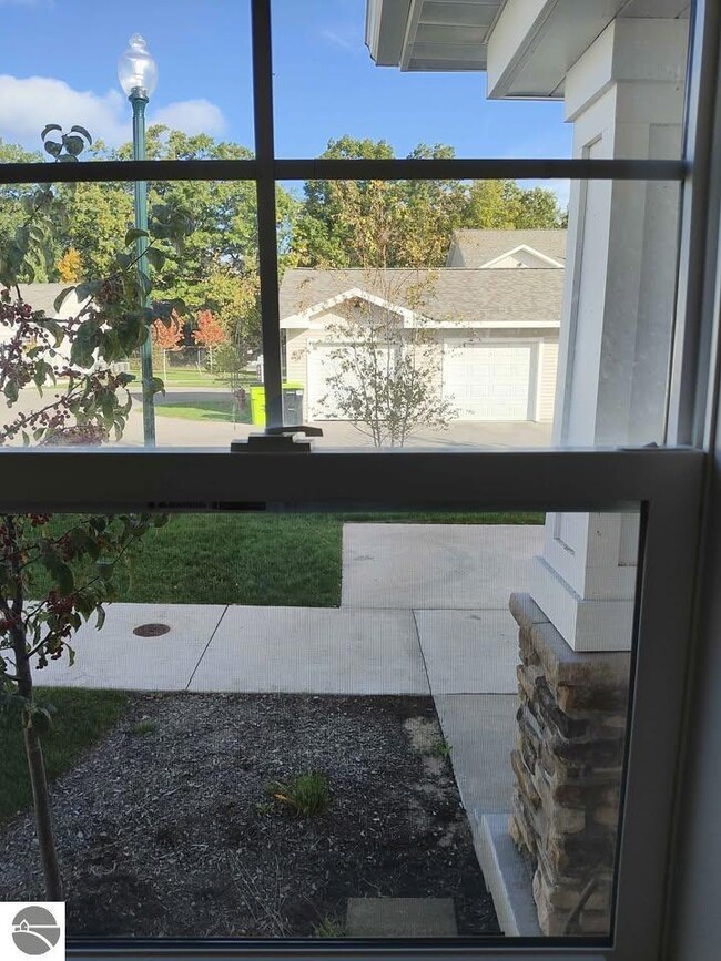 1542 Simsbury St, Traverse City, MI 49686 - photo 5