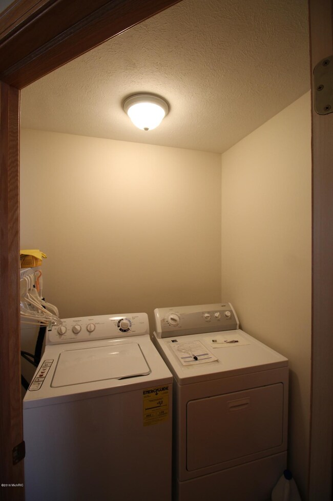 1508 Dexter Dr SW unit 28, Byron Center, MI 49315 - photo 7