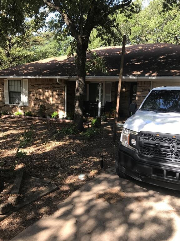 809 Vickie Dr, Azle, TX 76020 - photo 6