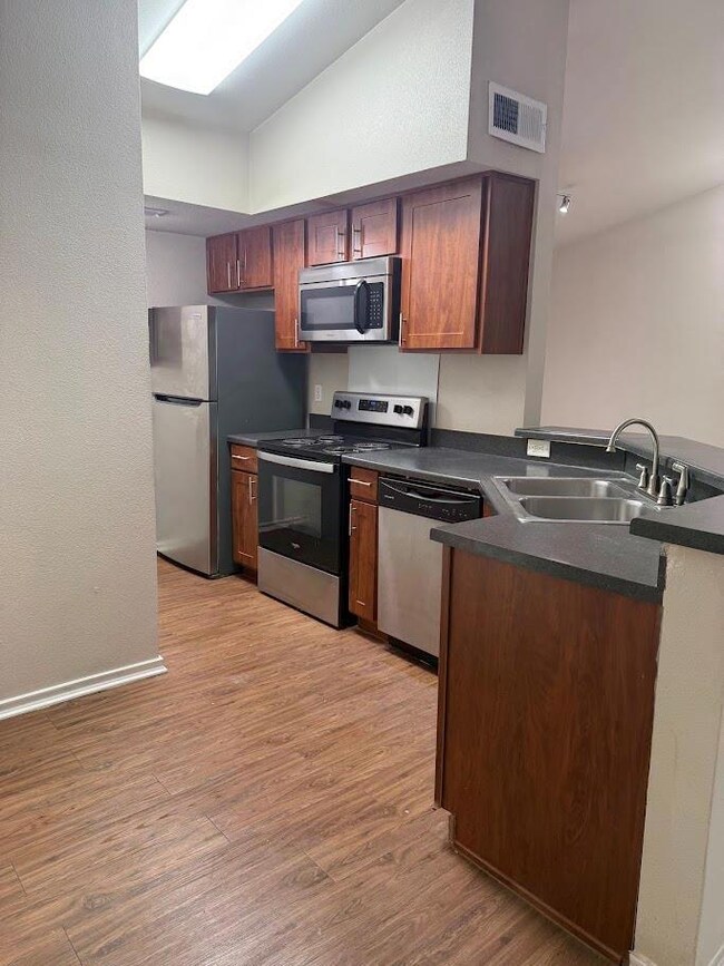 6804 N Capital of Texas Hwy unit 221, Austin, TX 78731 - photo 3