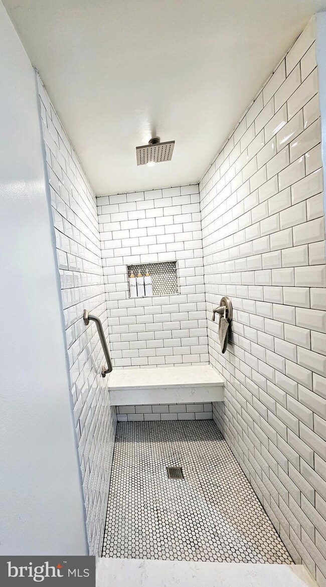 3304 Ladino Ct, Woodbridge, VA 22193 - photo 6