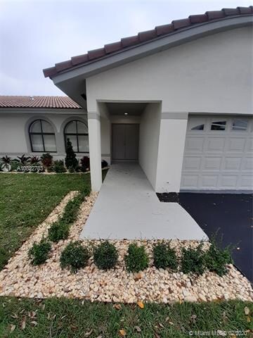 unlisted-address, Miami, FL 33186 - photo 3