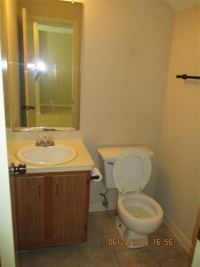 7015 Alabonson Rd, Houston, TX 77088 - photo 6