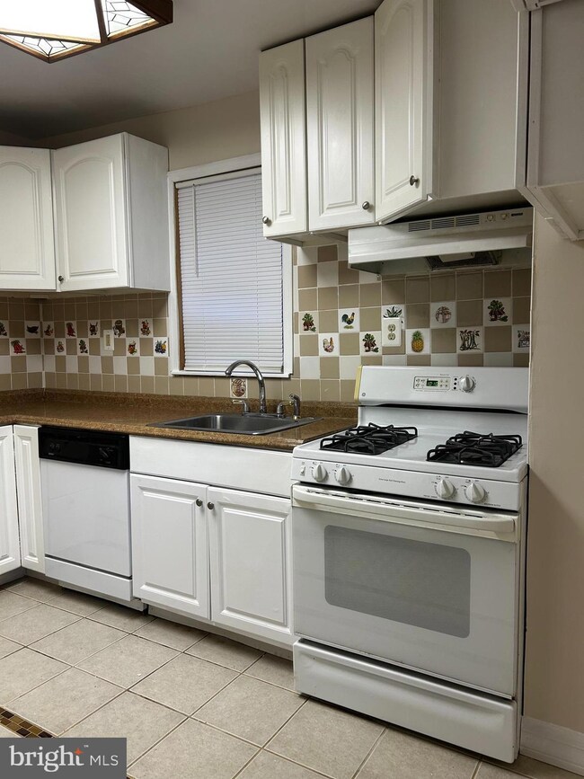 1942 Mchenry St, Baltimore, MD 21223 - photo 5