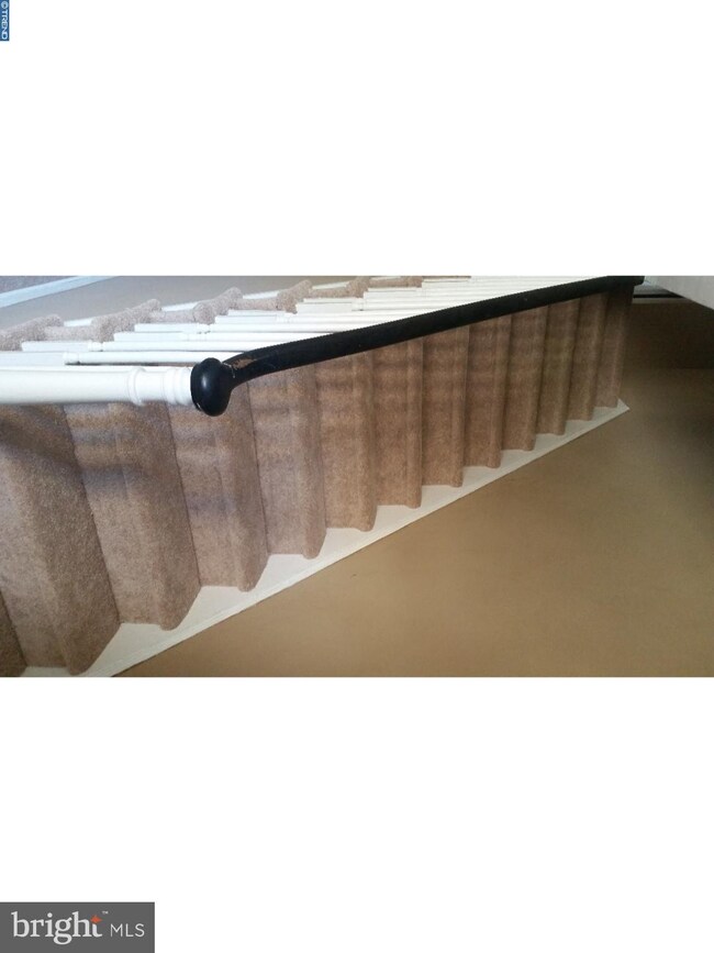 6836 Clover Ln, Upper Darby, PA 19082 - photo 3