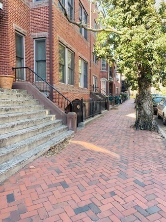 24 Mattoon St, Springfield, MA 01105 - photo 2