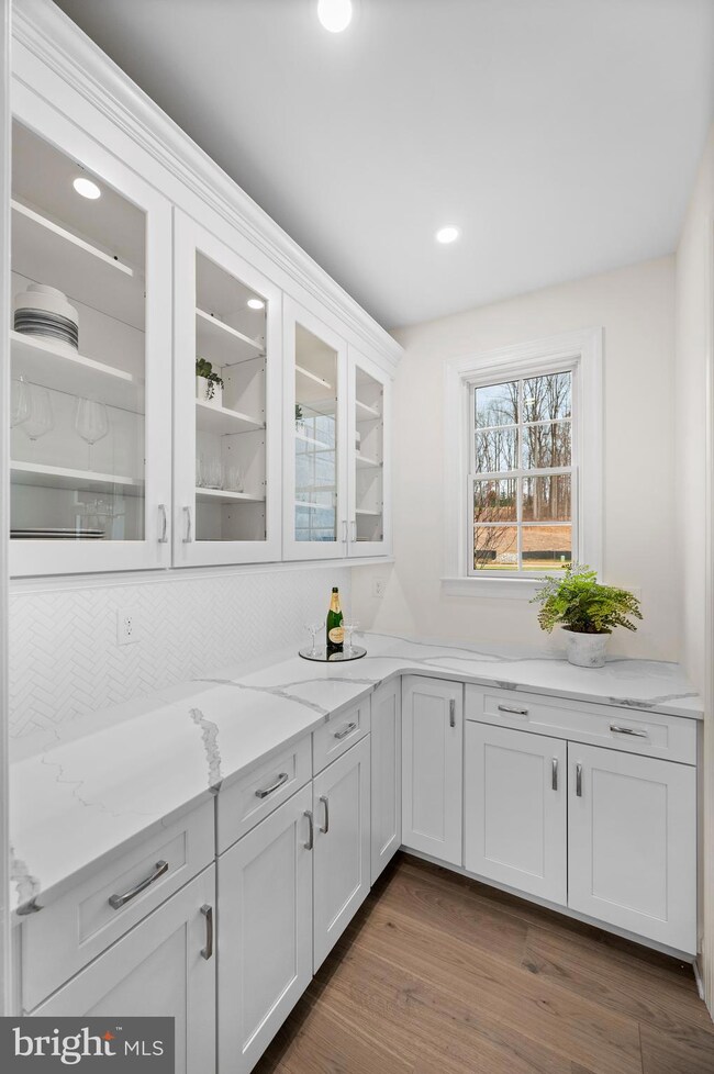 305 Princeton Cir unit 305, Newtown Square, PA 19073 - photo 6