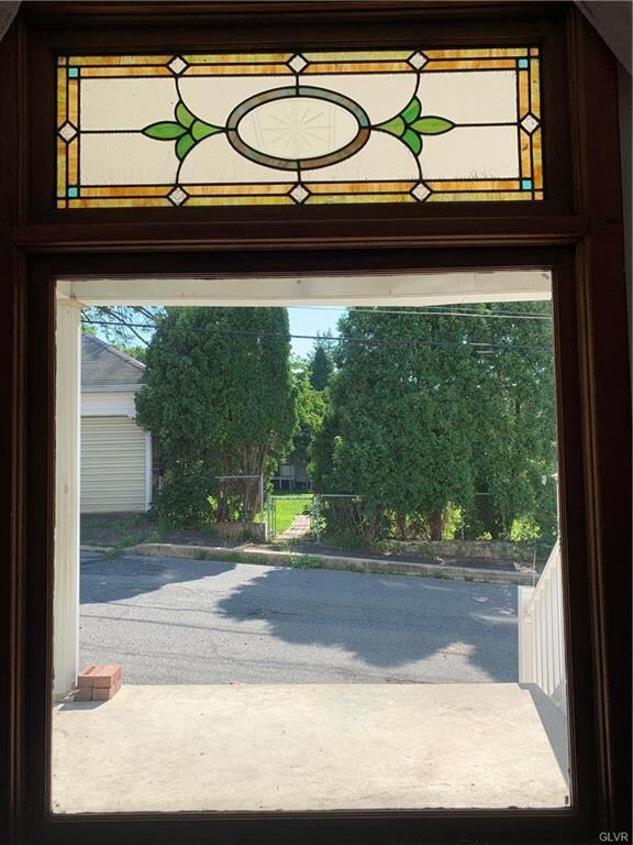 216 Lombard St, Tamaqua, PA 18252 - photo 2