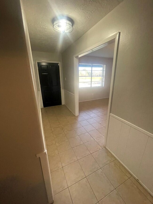 1207 SW Stallings Dr, Nacogdoches, TX 75964 - photo 3