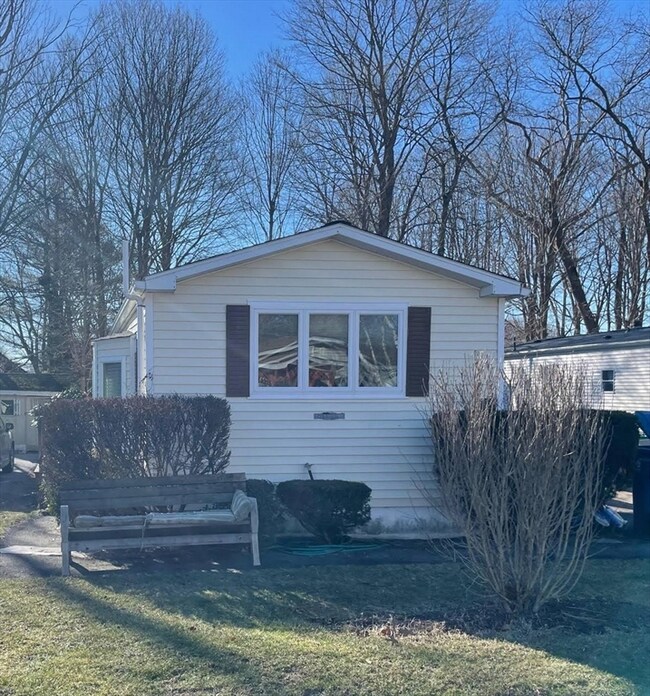 8 Ash St, Rockland, MA 02370 - photo 4