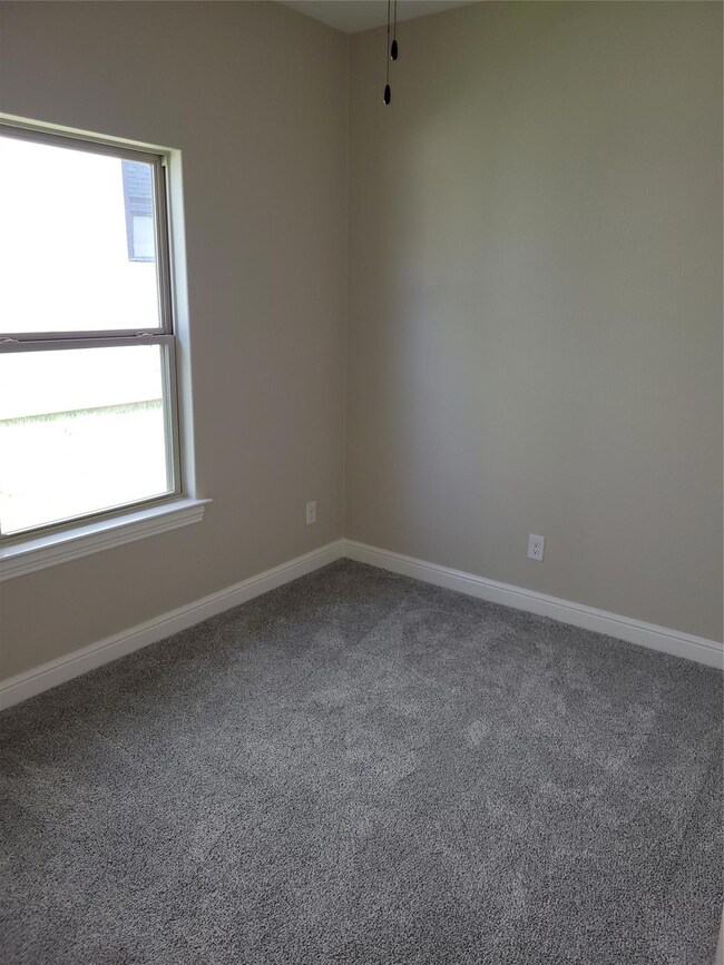 4915 Dry Creek Rd, Sherman, TX 75092 - photo 4