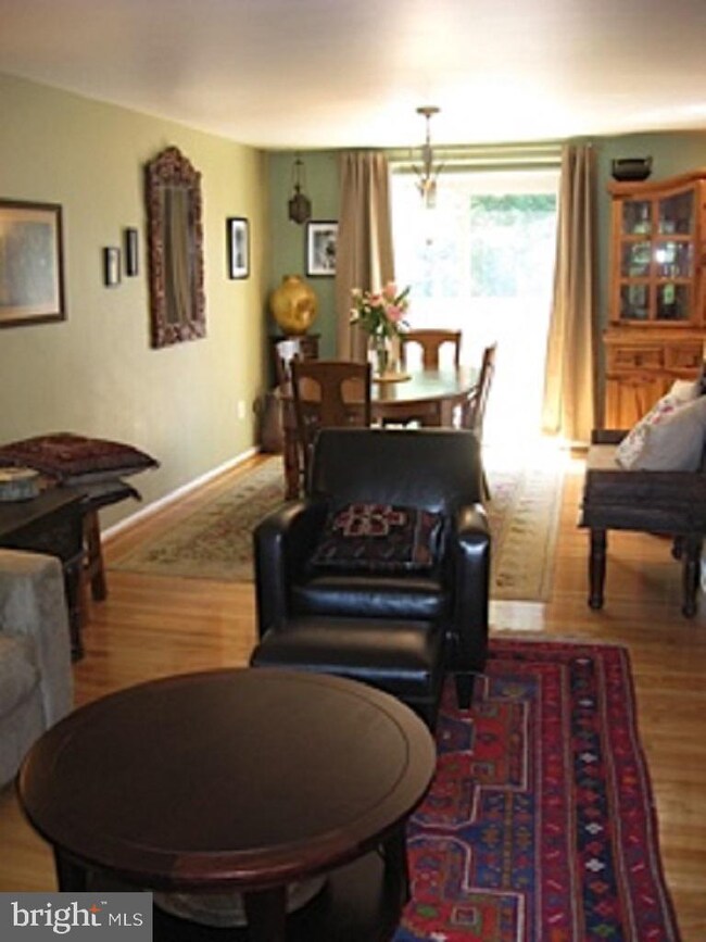 12607 Pinecrest Rd, Herndon, VA 20171 - photo 5