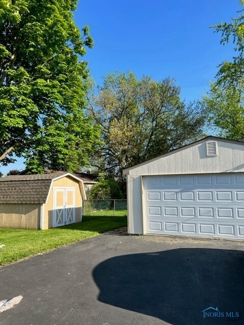 2226 Lehman Ave, Toledo, OH 43611 - photo 2