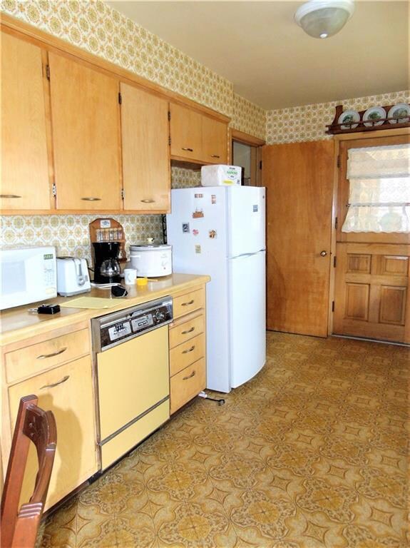 1019 9th St S, La Crosse, WI 54601 - photo 6