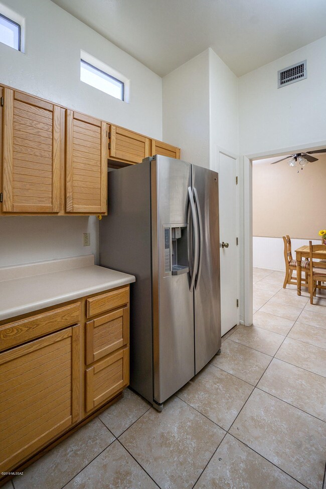 Refrigerator stays