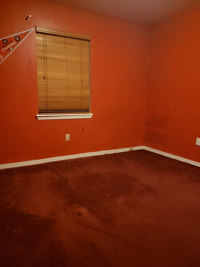 10204 Peachtree St, Houston, TX 77016 - photo 5