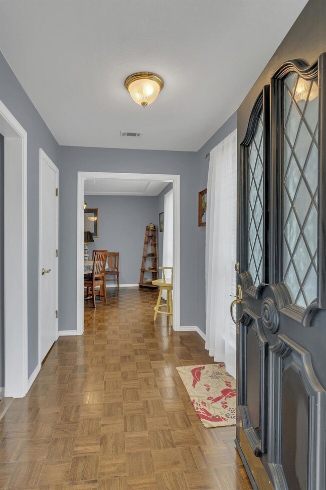 712 Shady Ln, Bedford, TX 76021 - photo 5