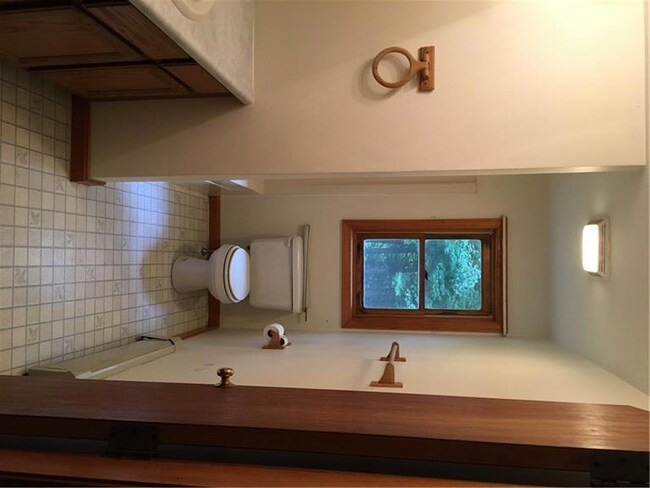 Full Bath Unit B