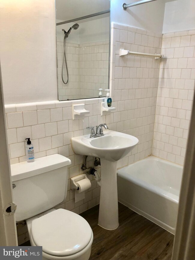 3874 Lyndhurst Dr unit 101, Fairfax, VA 22031 - photo 5