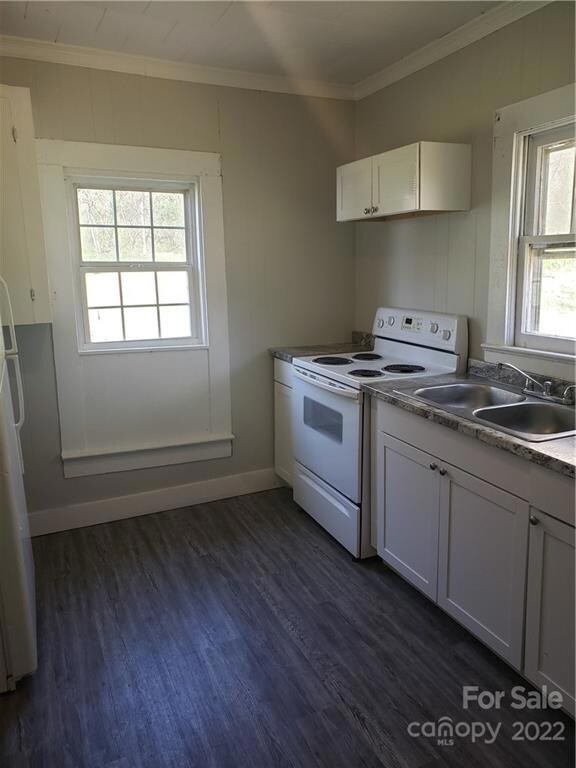 1323 Old Charlotte Rd, Statesville, NC 28677 - photo 2