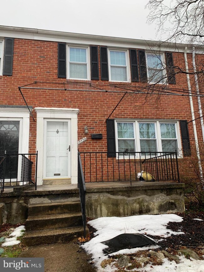 8109 Pleasant Plains Rd, Towson, MD 21286 - photo 2