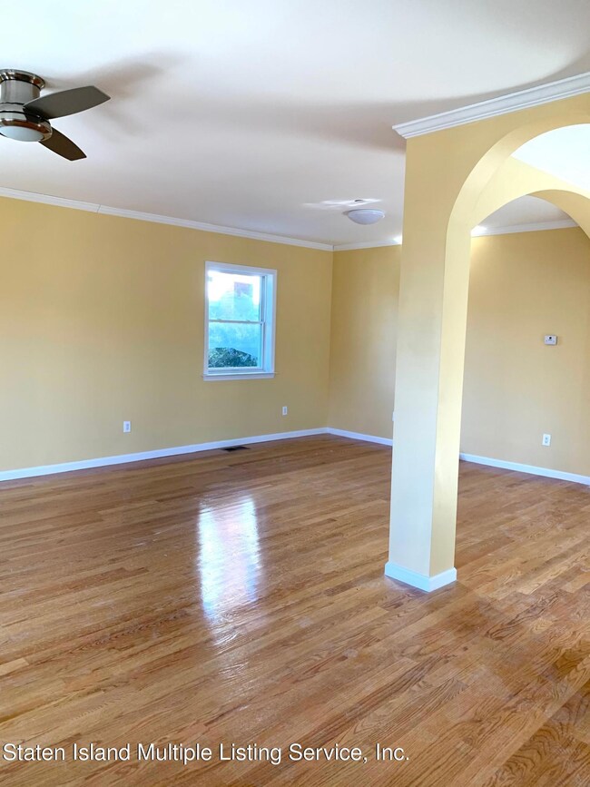 13 Holly Place unit 2, Staten Island, NY 10306 - photo 6