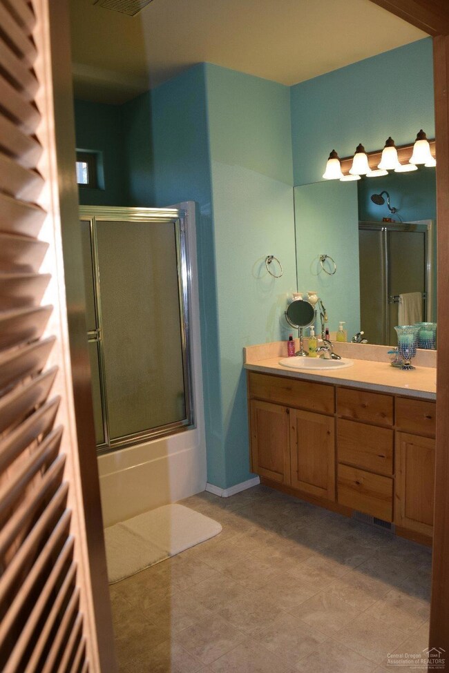 1616 NW Jackpine Ave, Redmond, OR 97756 - photo 4