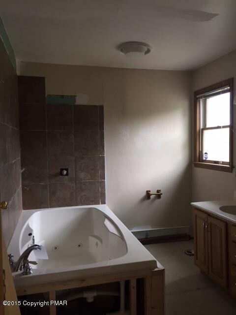 714 Getz Dawl Rd, Palmerton, PA 18071 - photo 6